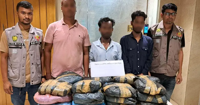৩ মাদক কারবারি গ্রেপ্তার